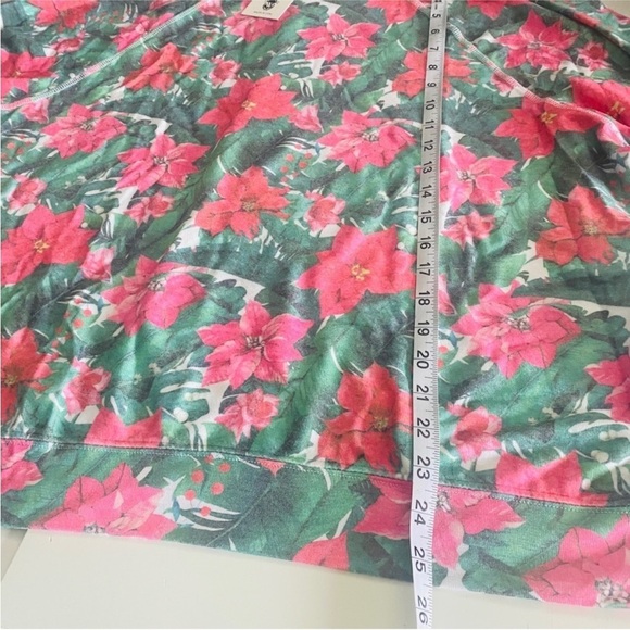 SALE NEW OVERSIZED Wildfox Island Holiday Poinsettia Sweater Large - Picture 8 of 10